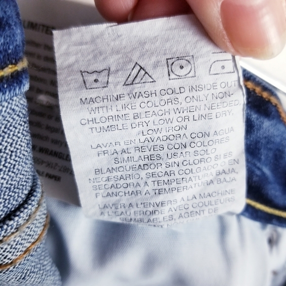 Wrangler Relaxed Boot Jeans NWT size 36x29 - Picture 10 of 10